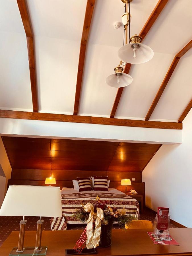 Отель Casa Jasmine Брашов Экстерьер фото