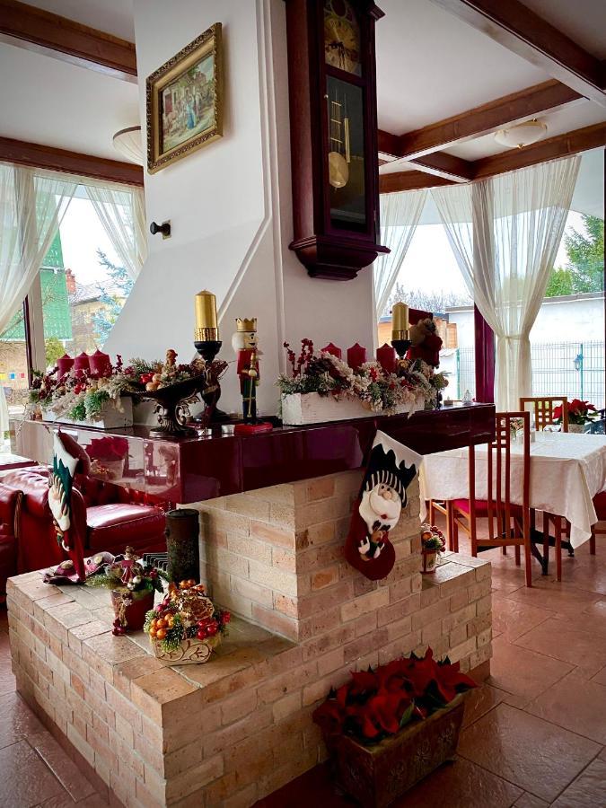 Отель Casa Jasmine Брашов Экстерьер фото