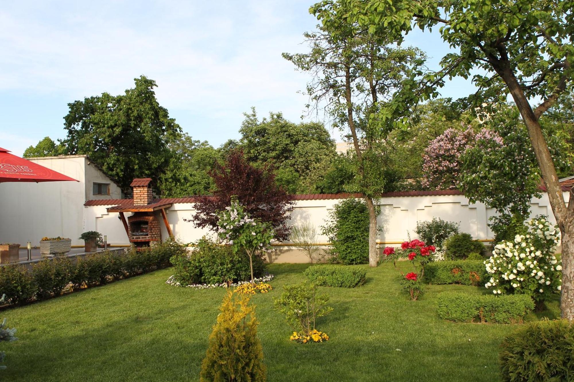 Отель Casa Jasmine Брашов Экстерьер фото
