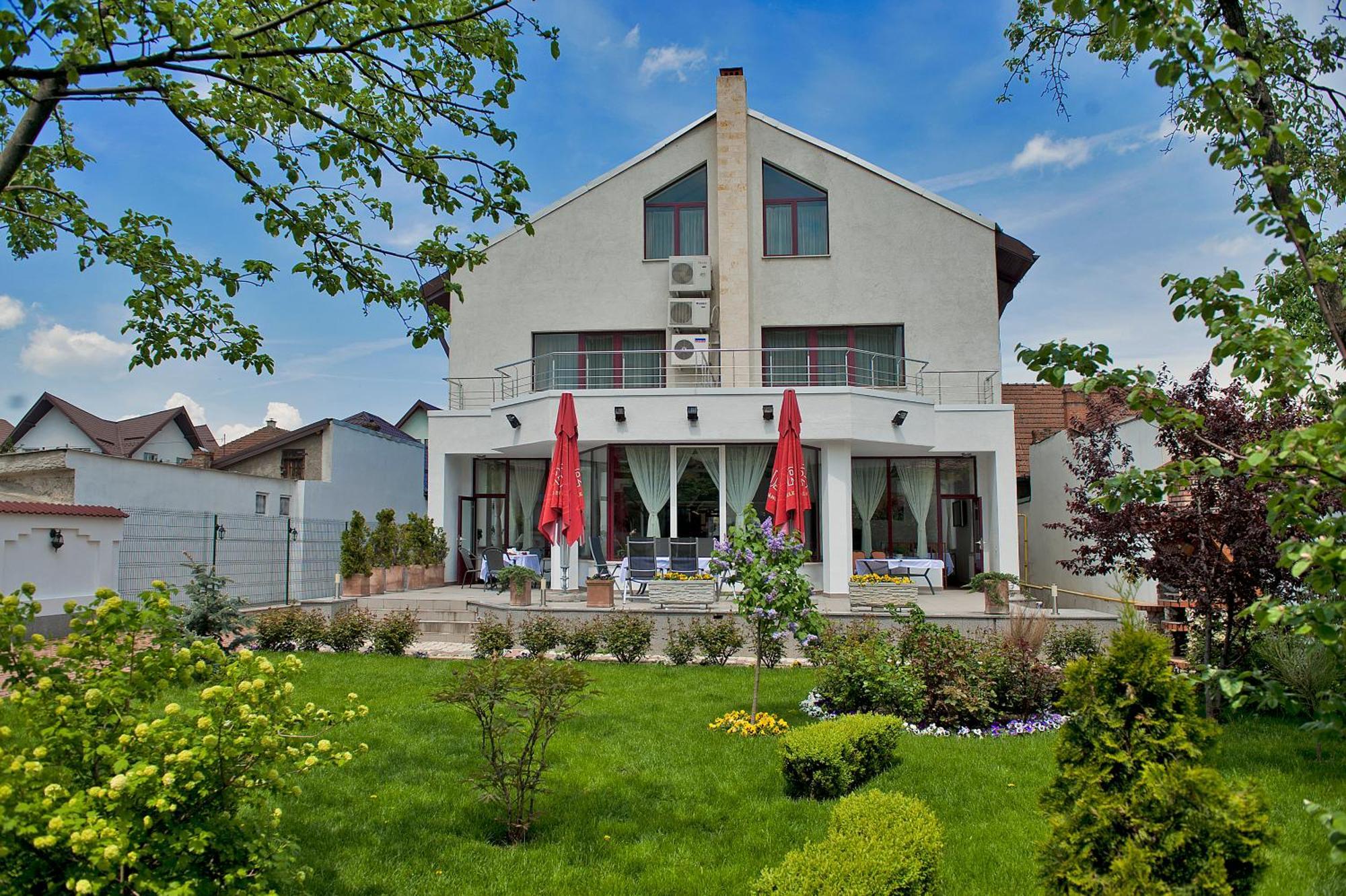 Отель Casa Jasmine Брашов Экстерьер фото