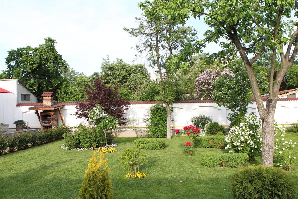 Отель Casa Jasmine Брашов Экстерьер фото