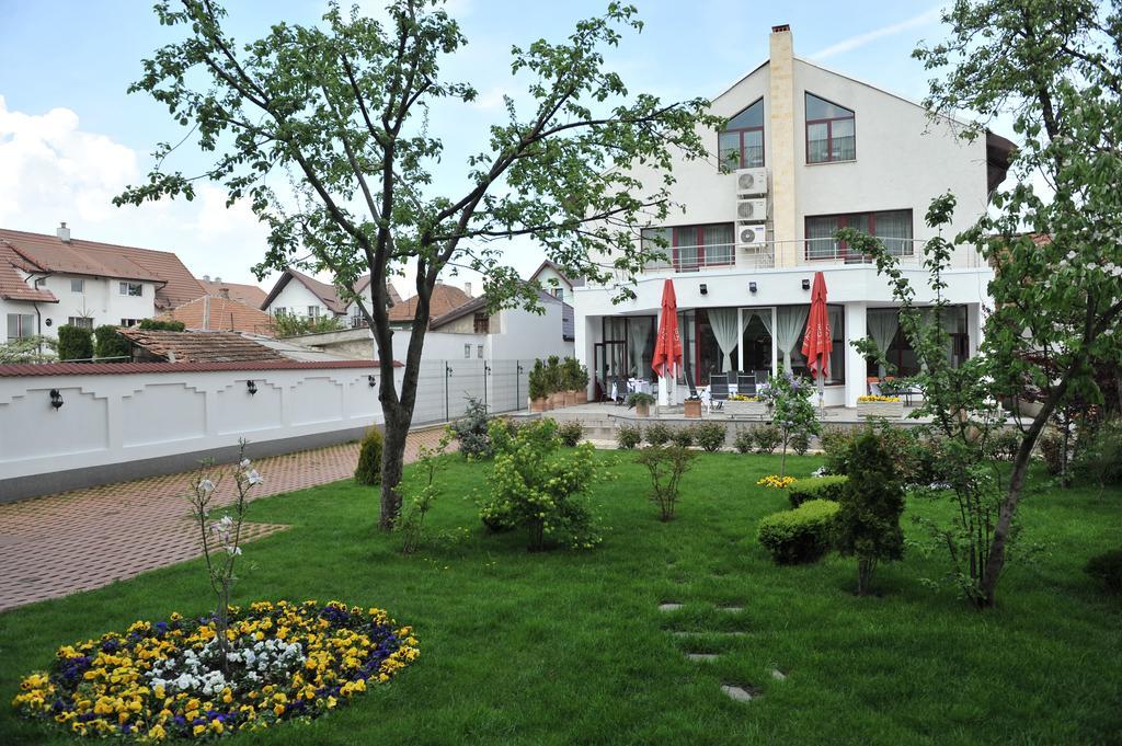 Отель Casa Jasmine Брашов Экстерьер фото