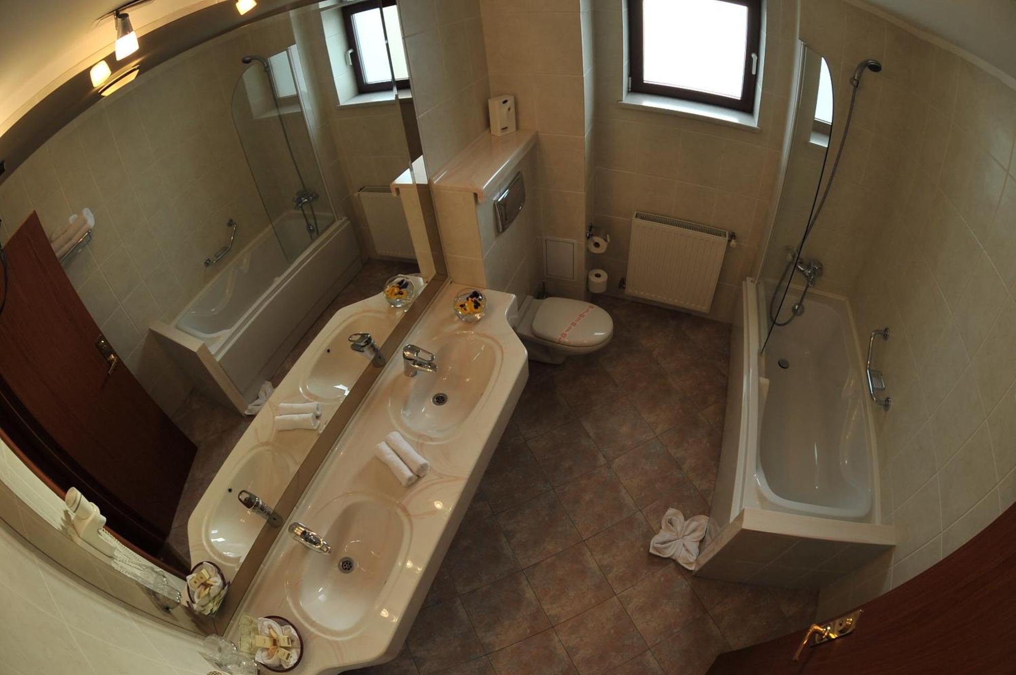Отель Casa Jasmine Брашов Экстерьер фото